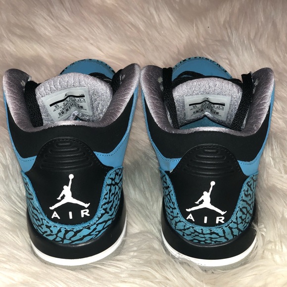 Jordan 3 Powder Blue - Picture 2 of 4